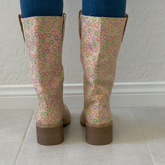 Sunny Daisies Square Toe Mid Calf Western Boots - Picture 7 of 8